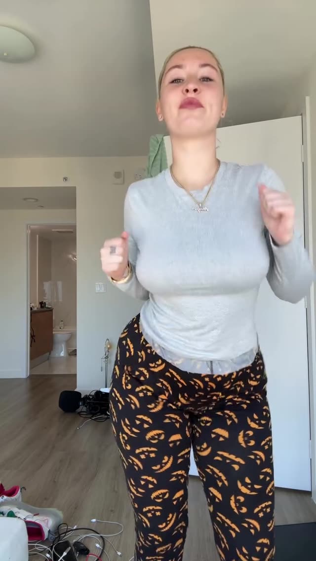 Morganeelaine Clip #7UBWHg