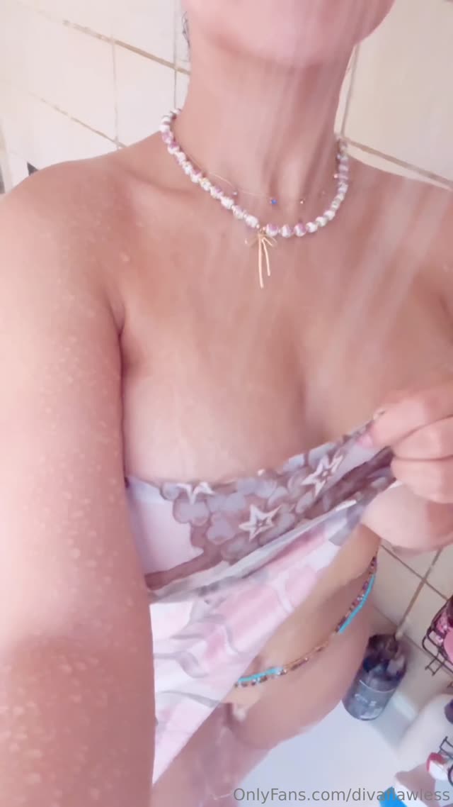 Divaflawless Clip #9dUxjP