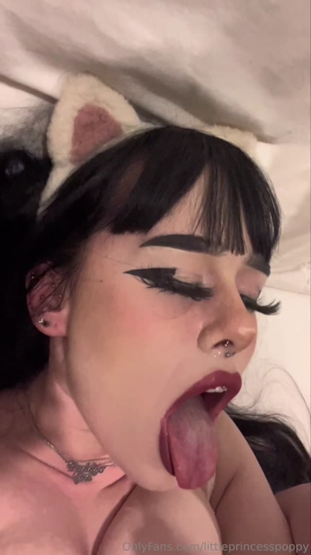 Laararosebackup clip