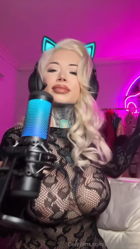 Pinuppixie clip