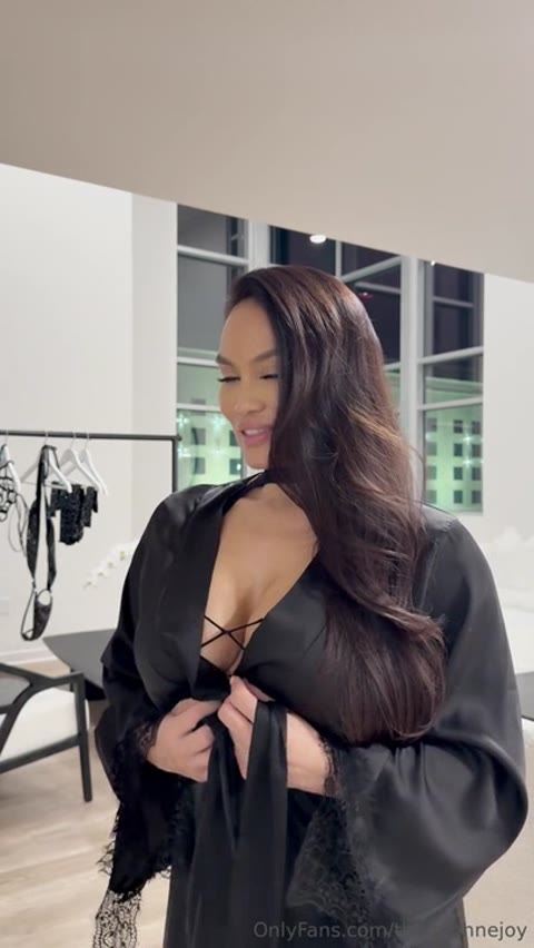 Daphnejoy clip
