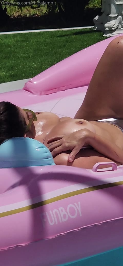 Chloelamb Clip #3Wm2JS