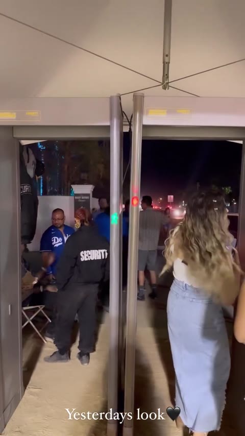 Demirose clip