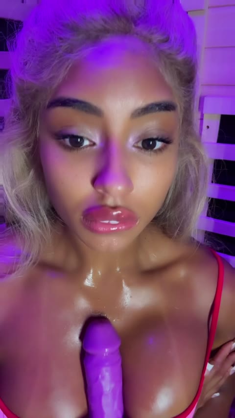 Qimmahrusso Clip #3mbFjv